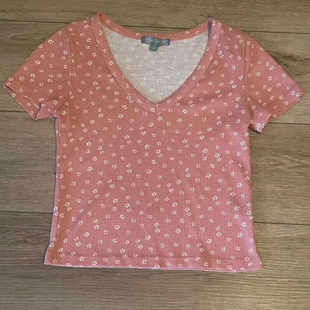 Good luck gem Coral waffle knit floral crop top size small women v-neck Western